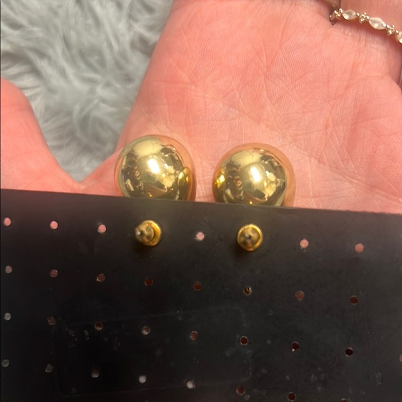 New Gold Teardrop Earrings! - Picture 7 of 10